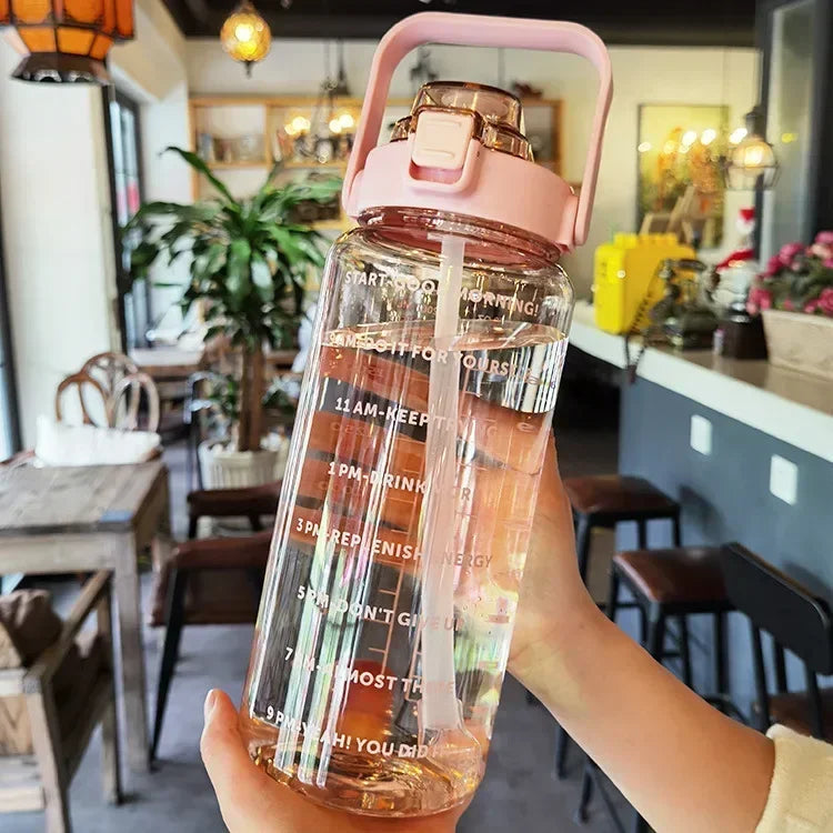 2L Tragbare Sport-Wasserflasche Mit Trinkhalm Und Zeitangaben
