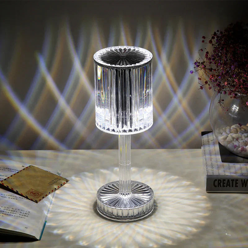 Dimmbare Kristall-Tischleuchte mit modernem Design