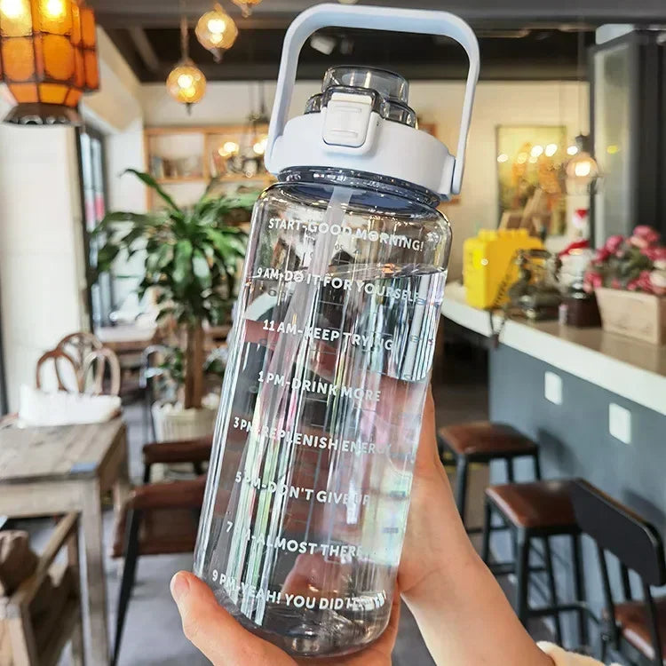 2L Tragbare Sport-Wasserflasche Mit Trinkhalm Und Zeitangaben