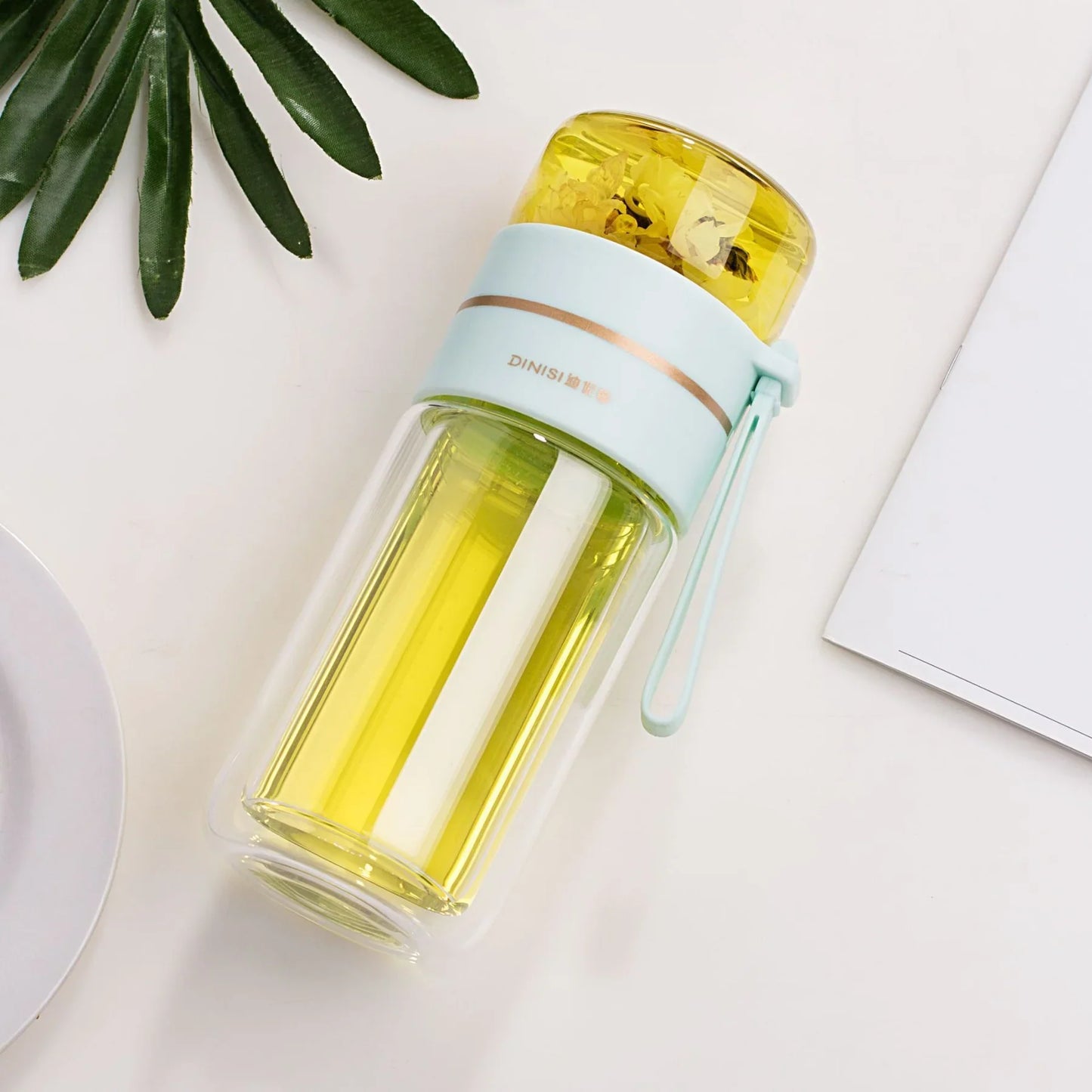 Doppelwandige Glasflasche mit Teesieb und Infuser
