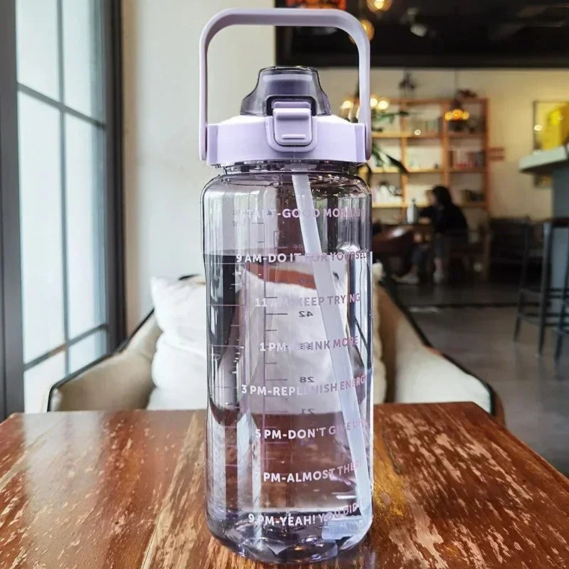 2L Tragbare Sport-Wasserflasche Mit Trinkhalm Und Zeitangaben
