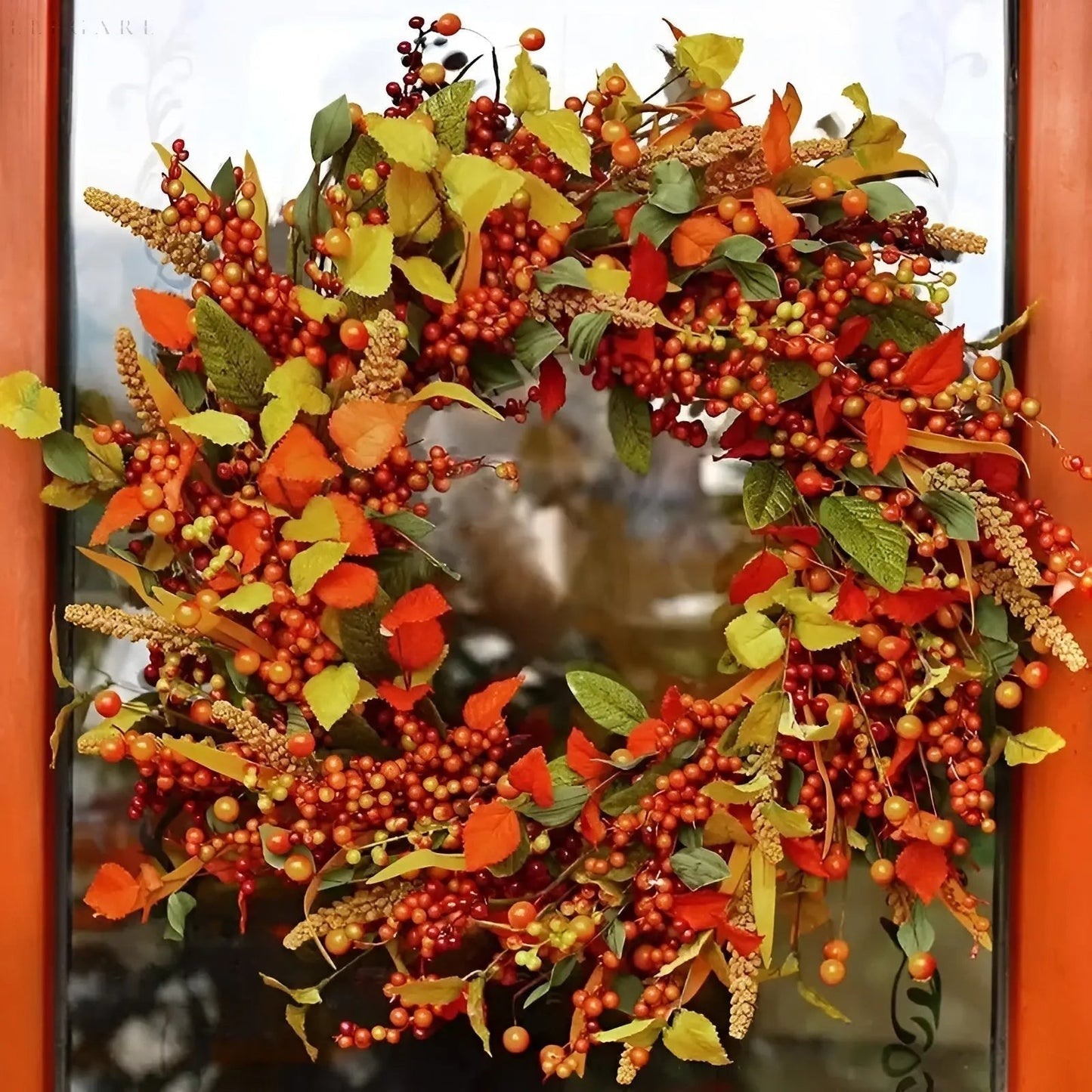 Herbstlicher Rattan Wandkranz mit Beeren und Blättern