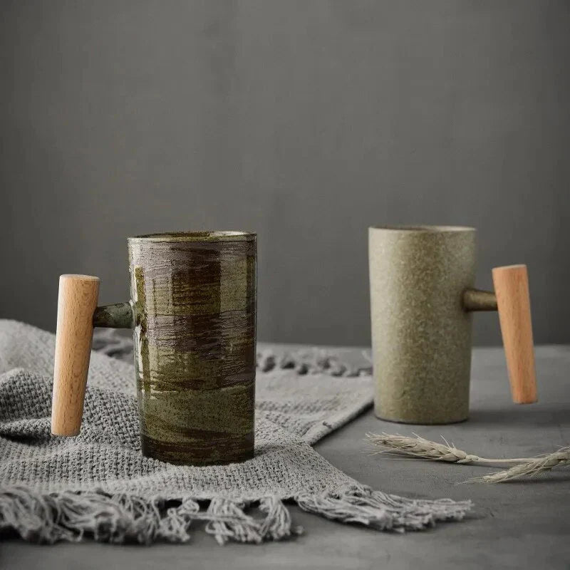 Nordische Design Tasse – Minimalistische Keramiktasse mit Holzgriff