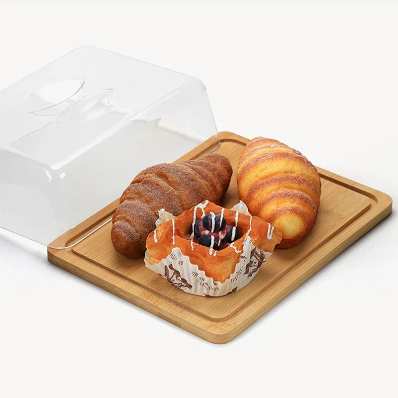 Rechteckige Käse und Butterdose mit Bambusbrett