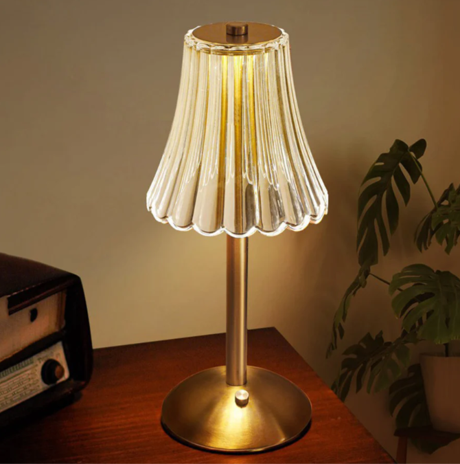 Wiederaufladbare USB-LED-Tischlampe Im Retro-Design