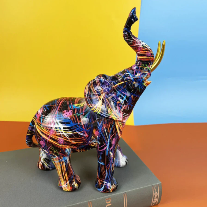 Farbenfrohe Elefantenstatue