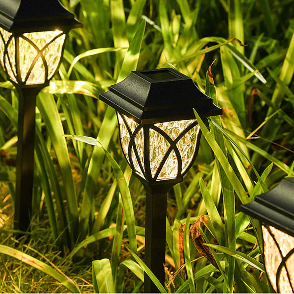 Solar Gartenbeleuchtung mit Natürlichem Charme – Elegante Lampen für den Außenbereich