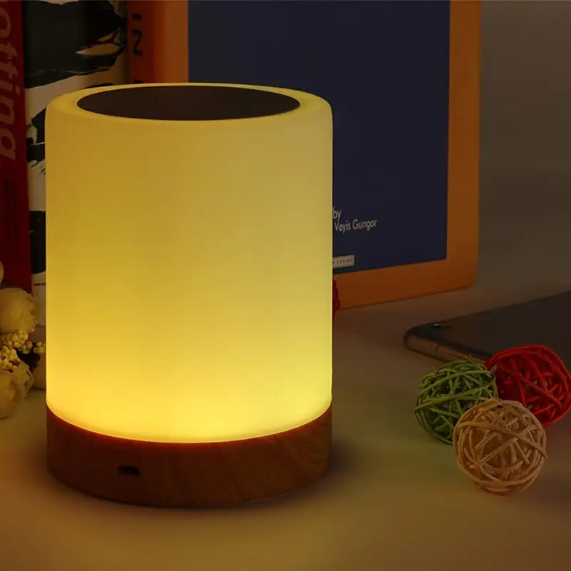 Dimmbares LED Nachtlicht mit Modernem Design und Farbwechsel