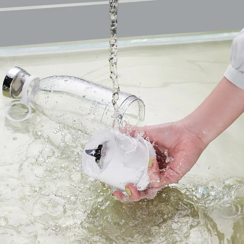 Tragbarer Mixer mit Wiederaufladbarem Akku