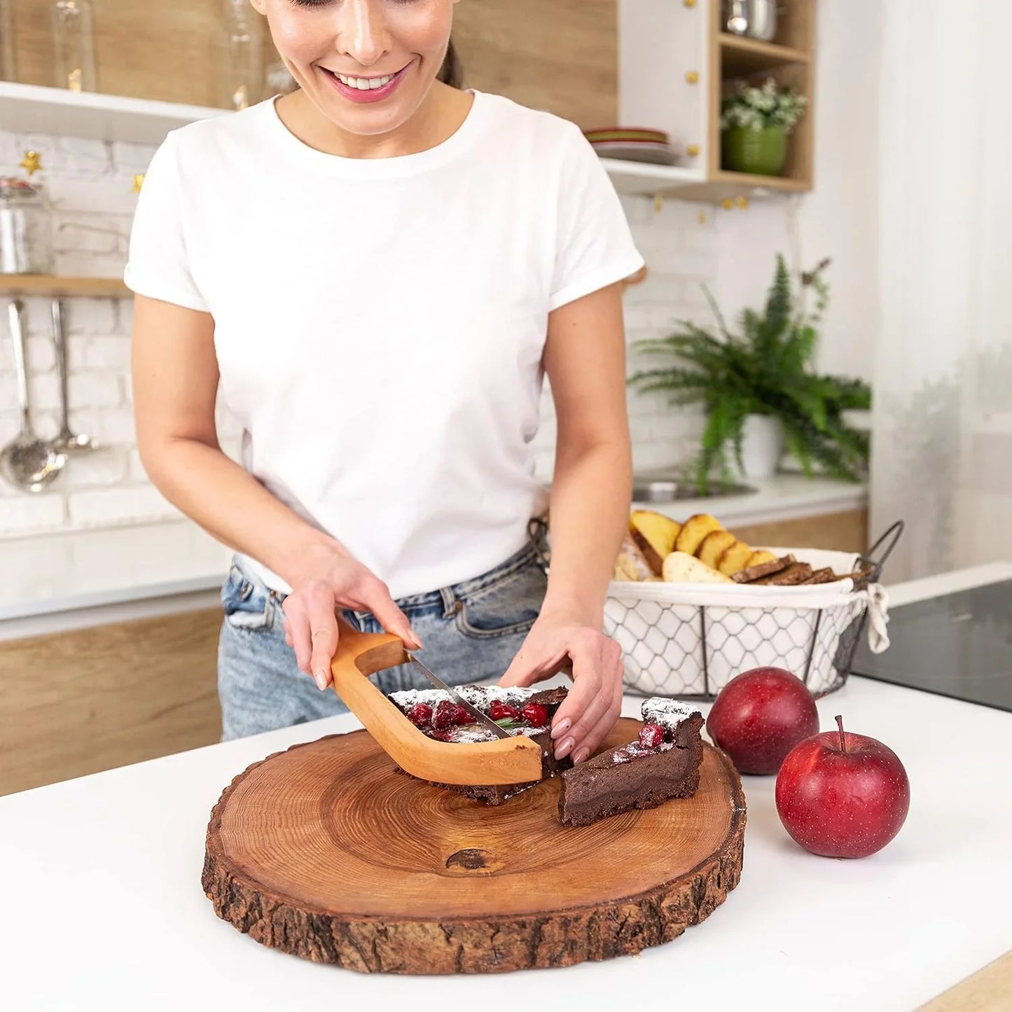 Brotmesser aus Holz mit Rutschfester Schneidehilfe