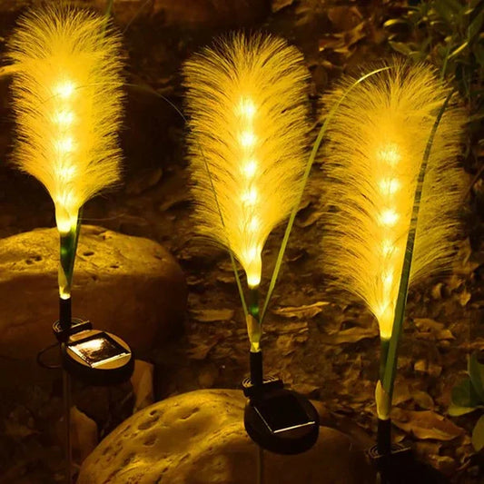 Dekorative Rattan Gartenbeleuchtung – Solar-Lampe im Grasdesign für den Außenbereich