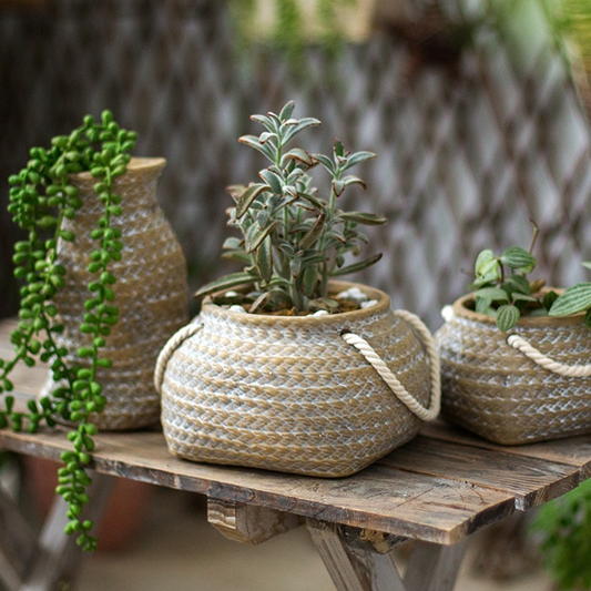 Keramik Pflanzentopf im Hanfbeutel-Design mit Seilgriffen – Dekorativer Blumentopf für Garten und Zuhause