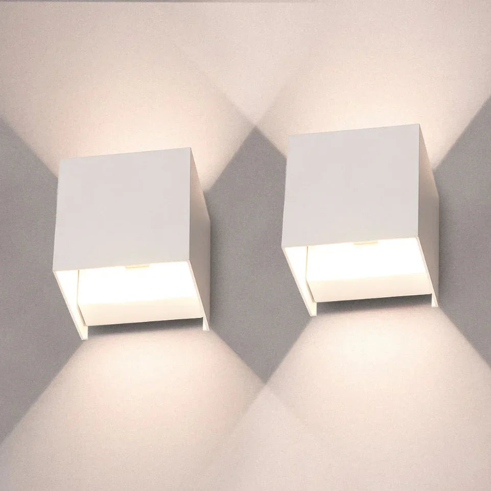 Moderne LED Wandleuchte im Kubus Design
