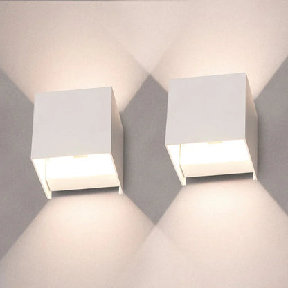 Moderne LED Wandleuchte im Kubus Design