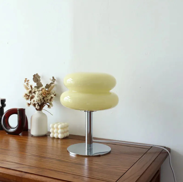 Skandinavische Design-Tischleuchte im Bauhaus-Stil