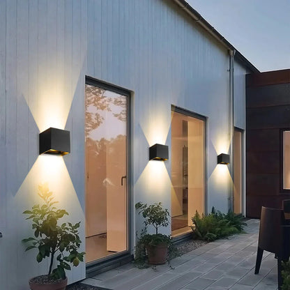 Moderne LED Wandleuchte im Kubus Design